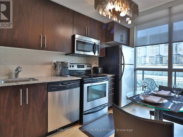 Maple Leaf Square - 3807 55 Bremner Boulevard - photo 3