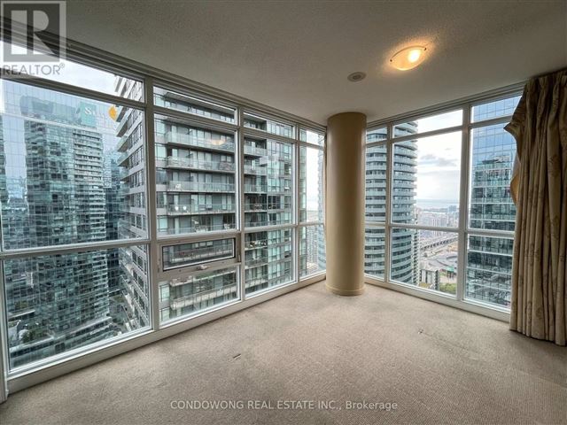 Maple Leaf Square - 3402 55 Bremner Boulevard - photo 1