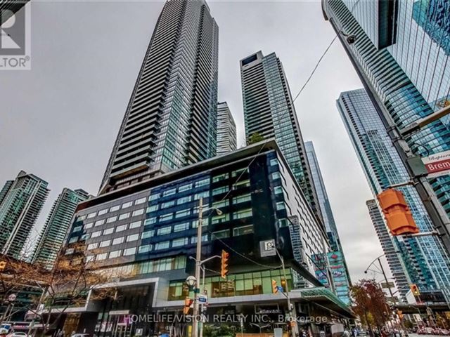 Maple Leaf Square - 1803 55 Bremner Boulevard - photo 1