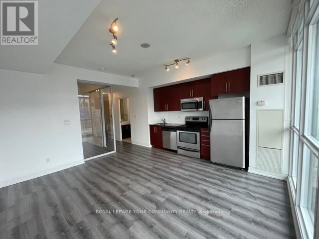 Maple Leaf Square - 4006 55 Bremner Boulevard - photo 3