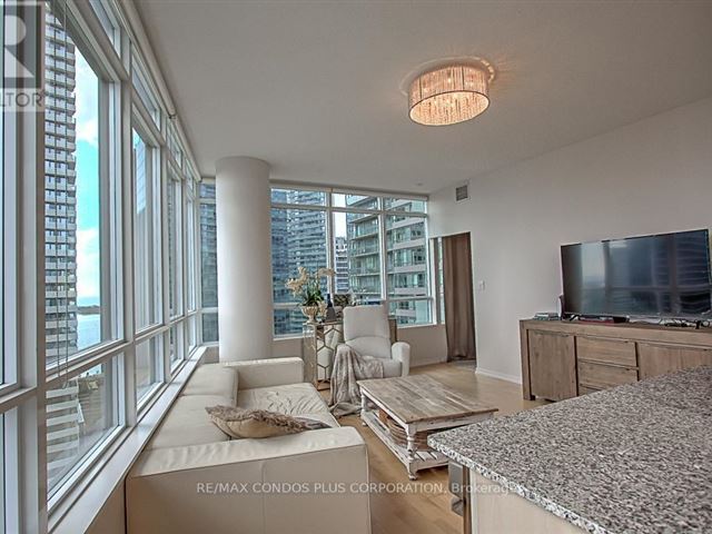 Maple Leaf Square - 2710 55 Bremner Boulevard - photo 2