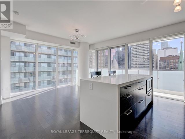 U Condominium - 902 75 Saint Mary Street - photo 2