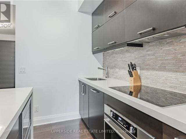 U Condominium - 608 75 Saint Mary Street - photo 3