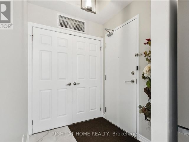 Harbourside Condos - 309 650 Gordon Street - photo 3