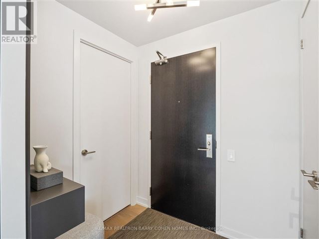 Six50 King - 810 95 Bathurst Street - photo 3