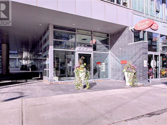 Six50 King - 404 95 Bathurst Street - photo 1