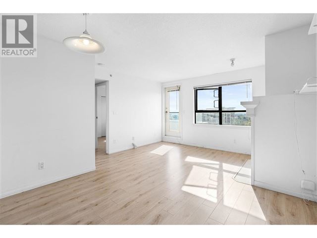 Manhattan Tower - 1308 6611 Cooney Road - photo 1