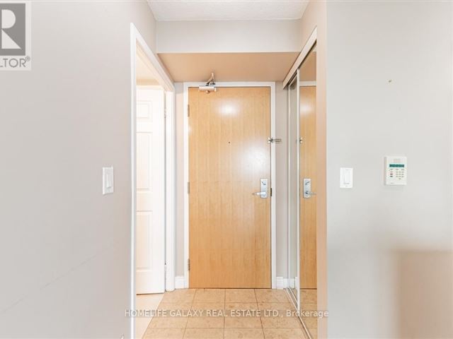 Skyscape - 1507 68 Grangeway Avenue - photo 3