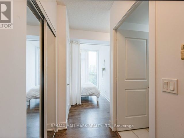 Life Condos - 714 68 Merton Street - photo 3