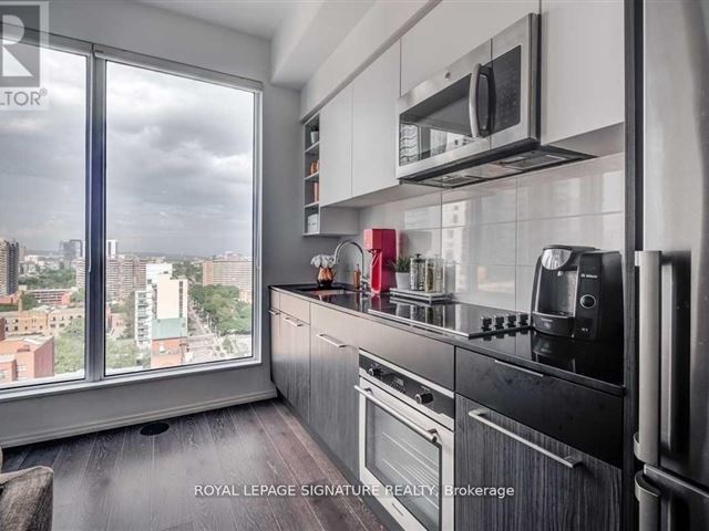 Core Condos -  68 Shuter Street - photo 1