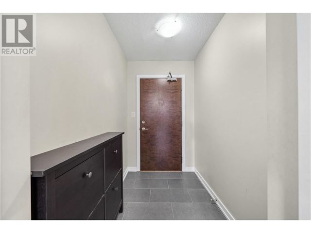 Firenze Tower II - 509 688 Abbott Street - photo 2