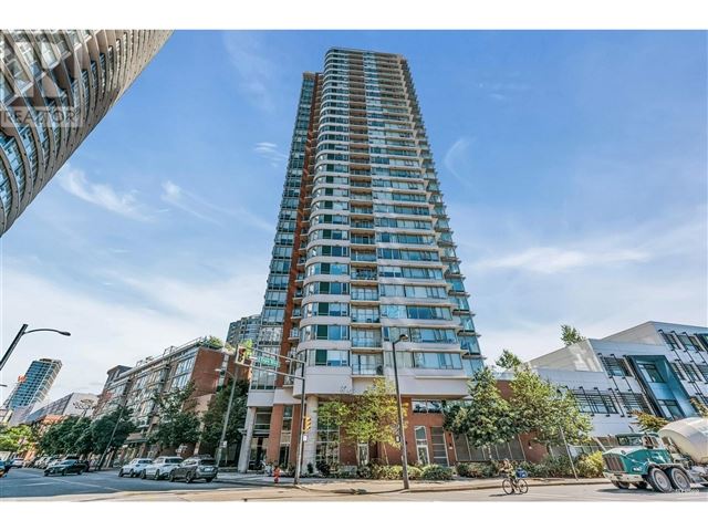 Firenze Tower II - 3101 688 Abbott Street - photo 1