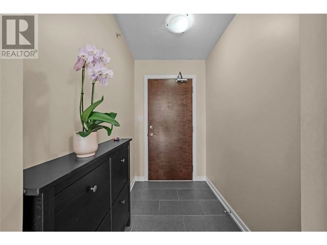 Firenze Tower II - 509 688 Abbott Street - photo 3