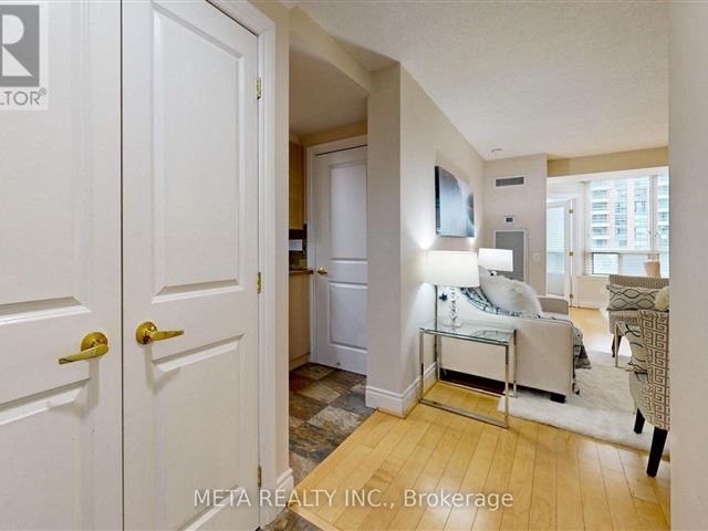 Vogue Condominiums - 418 7 Bishop Avenue - photo 3