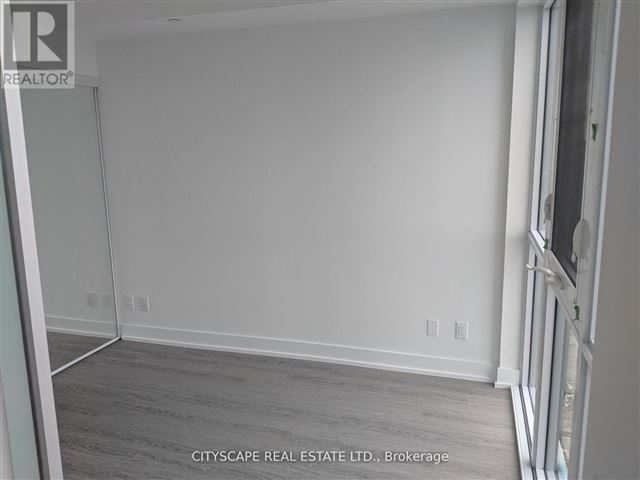 YC Condos - Yonge and College - 5709 7 Grenville Street - photo 3