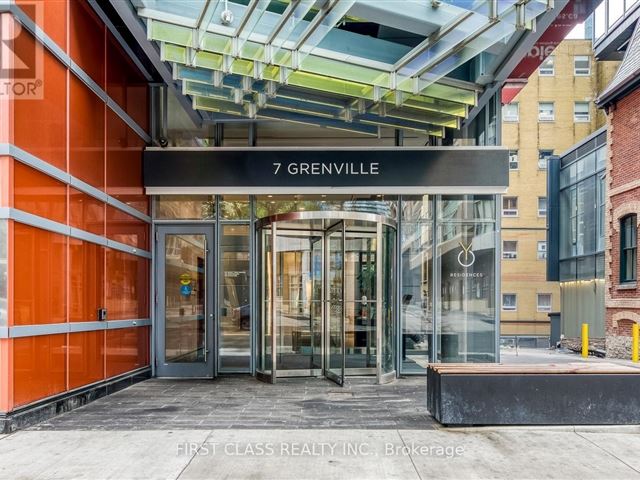 YC Condos - Yonge and College - 5608 7 Grenville Street - photo 3