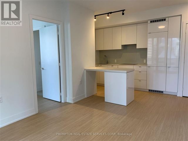 YC Condos - Yonge and College - 1105 7 Grenville Street - photo 3