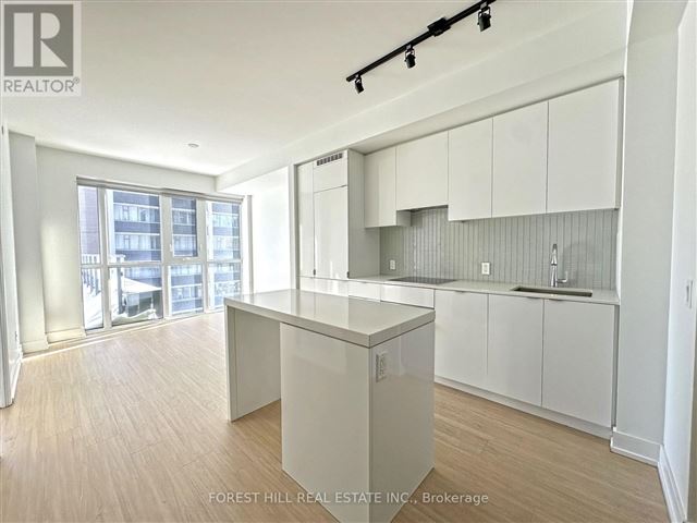 YC Condos - Yonge and College - 906 7 Grenville Street - photo 3