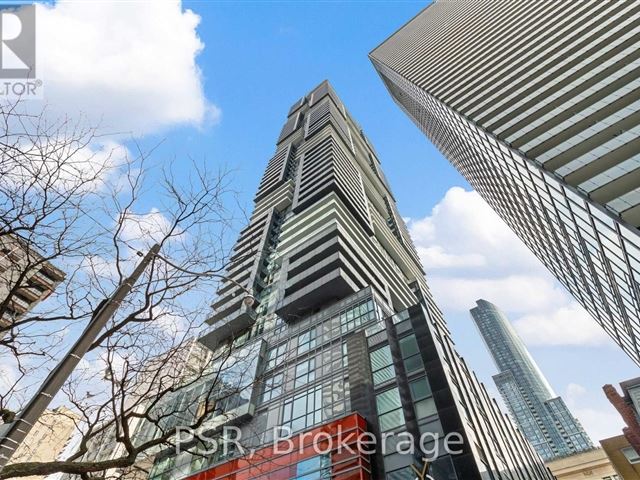 YC Condos - Yonge and College - 1112 7 Grenville Street - photo 2