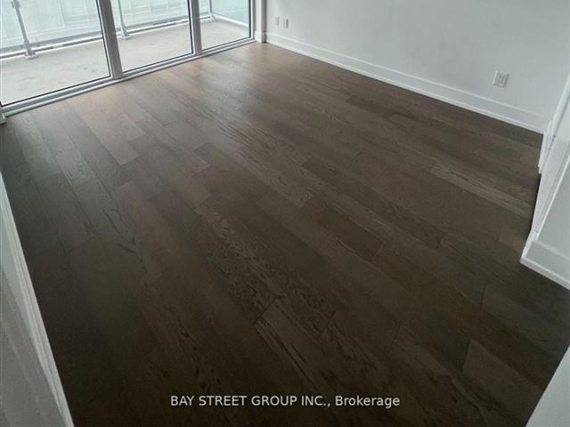 YC Condos - Yonge and College - 1713 7 Grenville Street - photo 2