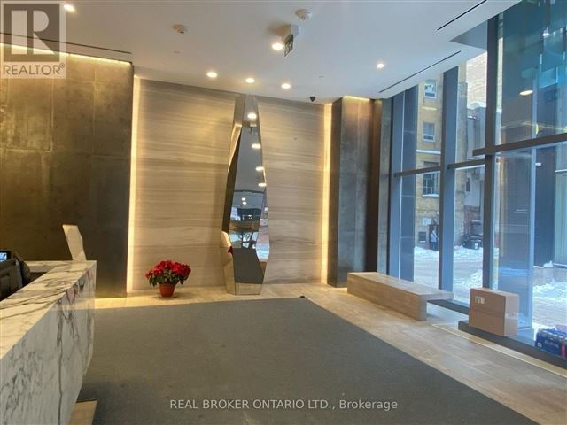 YC Condos - Yonge and College - 3206 7 Grenville Street - photo 3