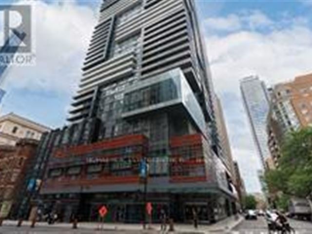 YC Condos - Yonge and College - 1011 7 Grenville Street - photo 2