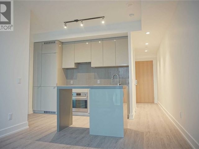 YC Condos - Yonge and College - 2912 7 Grenville Street - photo 2