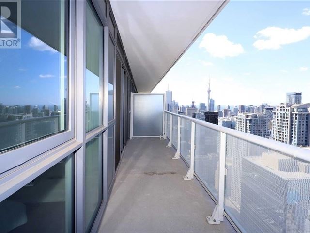 YC Condos - Yonge and College - 5313 7 Grenville Street - photo 3