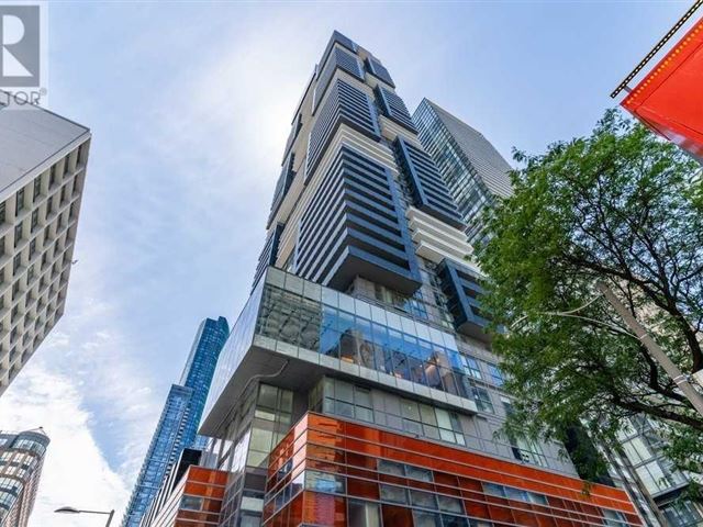 YC Condos - Yonge and College - 1105 7 Grenville Street - photo 1