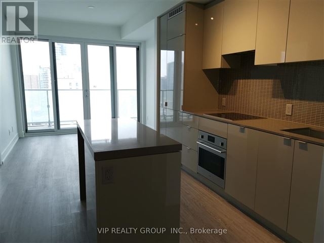YC Condos - Yonge and College - 2606 7 Grenville Street - photo 3