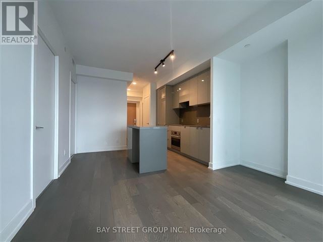 YC Condos - Yonge and College - 5213 7 Grenville Street - photo 3