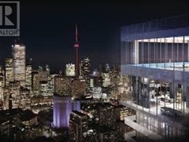 YC Condos - Yonge and College - 4902 7 Grenville Street - photo 2