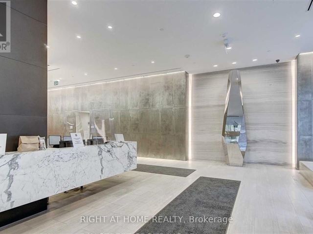 YC Condos - Yonge and College - 2610 7 Grenville Street - photo 3