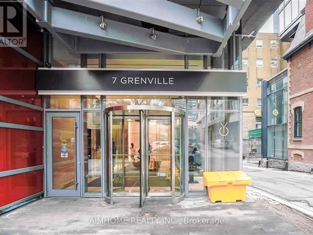 YC Condos - Yonge and College - 2501 7 Grenville Street - photo 2