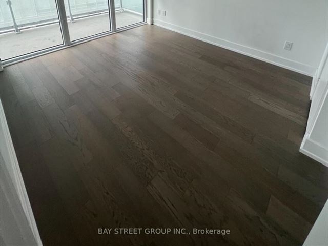 YC Condos - Yonge and College - 1713 7 Grenville Street - photo 3