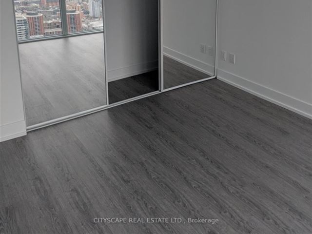 YC Condos - Yonge and College - 5709 7 Grenville Street - photo 3