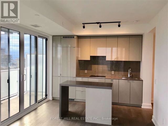 YC Condos - Yonge and College - 3310 7 Grenville Street - photo 3