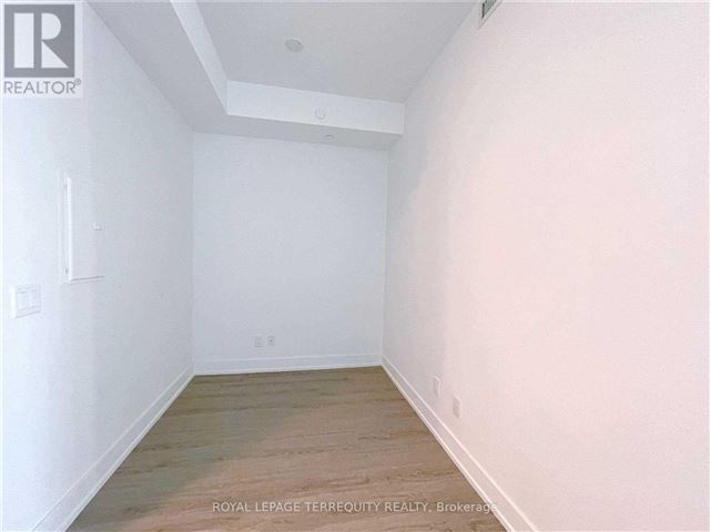 YC Condos - Yonge and College - 3409 7 Grenville Street - photo 2