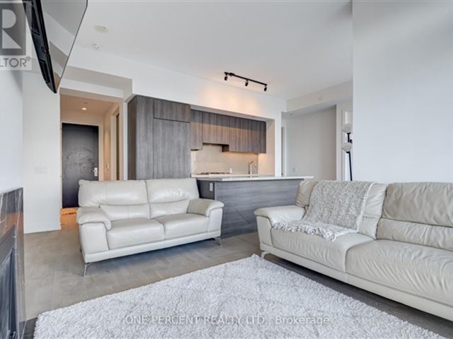 YC Condos - Yonge and College - 6108 7 Grenville Street - photo 3