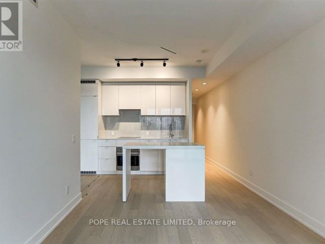 YC Condos - Yonge and College - 2112 7 Grenville Street - photo 1