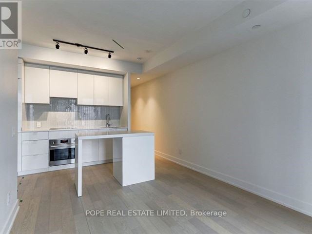 YC Condos - Yonge and College - 2112 7 Grenville Street - photo 2