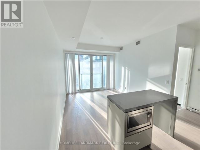 YC Condos - Yonge and College - 1015 7 Grenville Street - photo 2