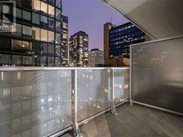 YC Condos - Yonge and College - 1802 7 Grenville Street - photo 2