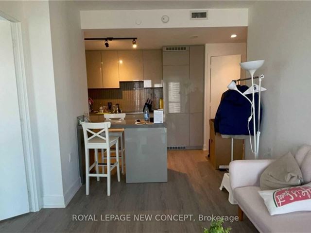 YC Condos - Yonge and College - 4605 7 Grenville Street - photo 3