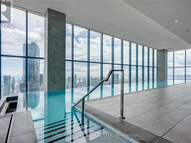 YC Condos - Yonge and College - 6108 7 Grenville Street - photo 2