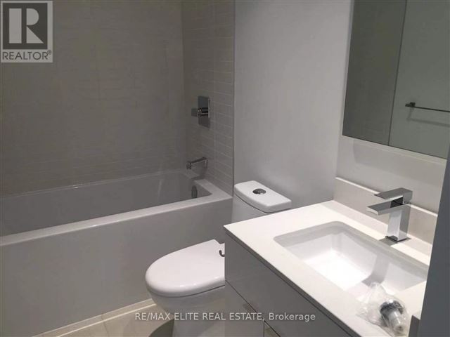 YC Condos - Yonge and College - 3209 7 Grenville Street - photo 3