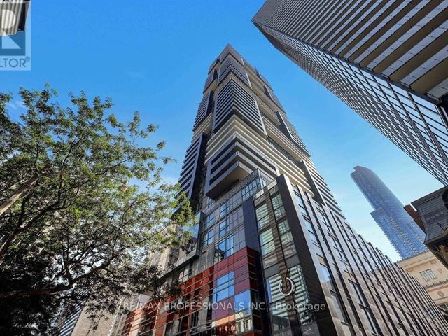 YC Condos - Yonge and College - 6512 7 Grenville Street - photo 1