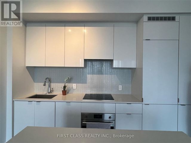 YC Condos - Yonge and College - 3609 7 Grenville Street - photo 2