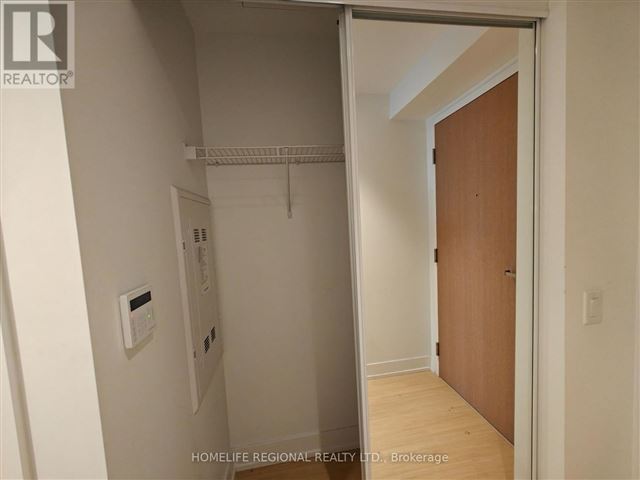 YC Condos - Yonge and College - 3112 7 Grenville Street - photo 2