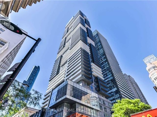 YC Condos - Yonge and College - 512 7 Grenville Street - photo 1